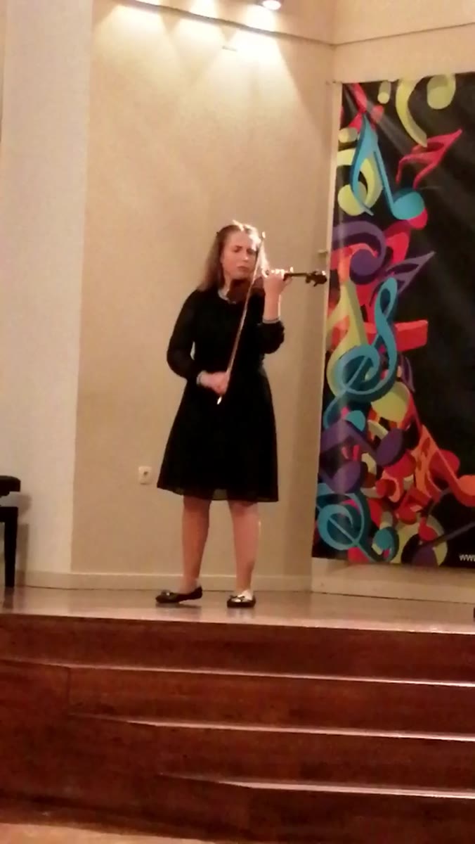 Učenica ili učenik mr. art. Ines Ane Tomić na nastupu
